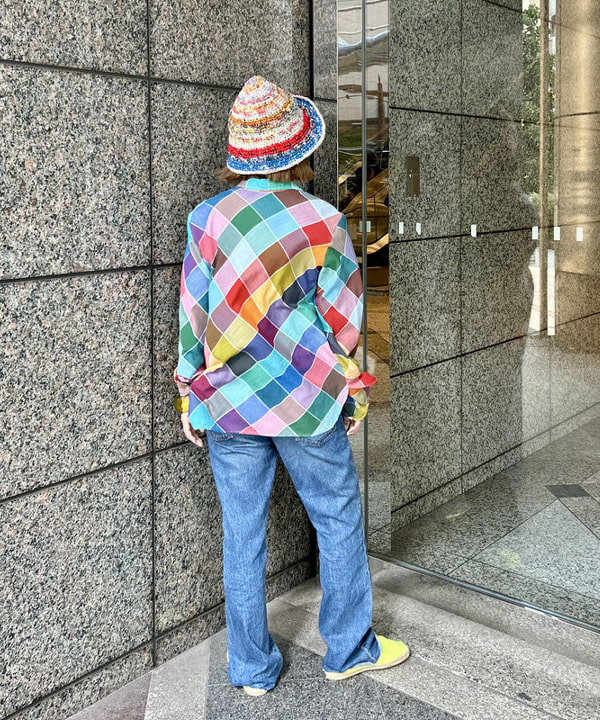 小原 もこさんの「BEAMS WOMEN｜【別注】SCREEN STARS / プリント ロングスリーブ Tシャツ」を使ったコーディネート