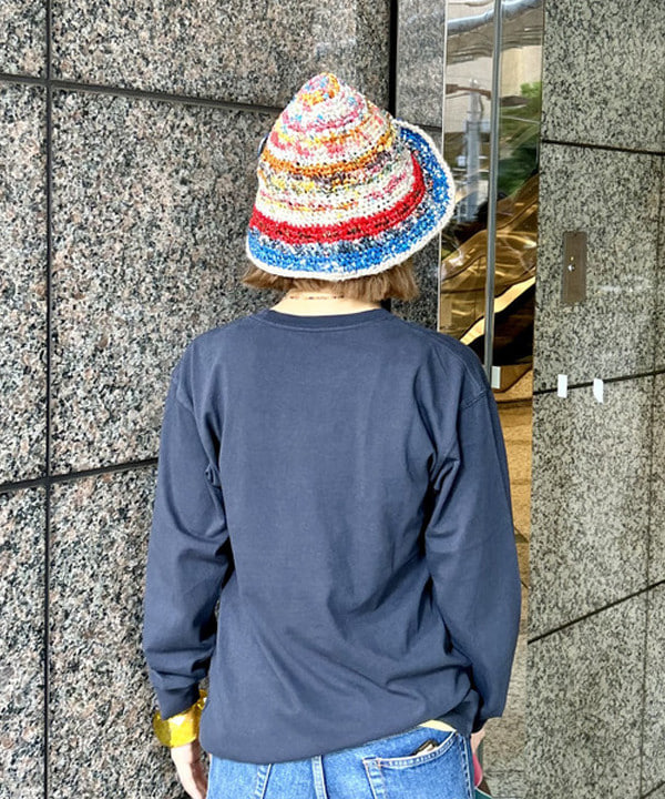 小原 もこさんの「BEAMS WOMEN｜【別注】SCREEN STARS / プリント ロングスリーブ Tシャツ」を使ったコーディネート