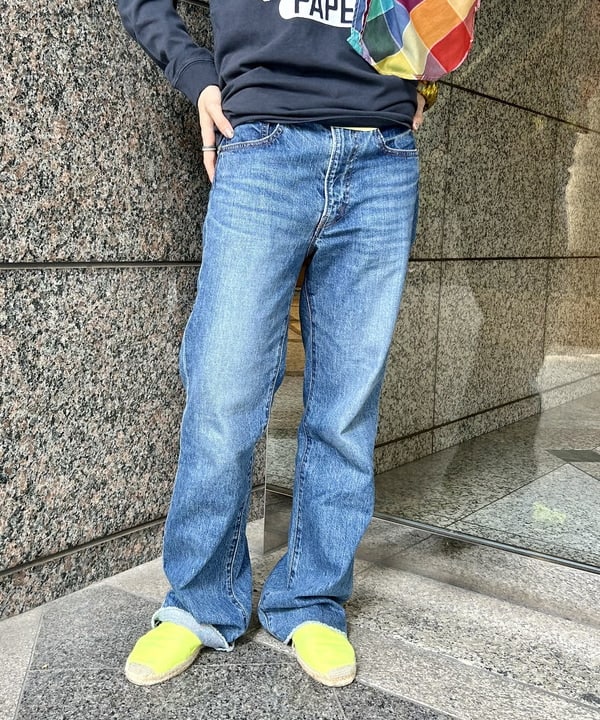 小原 もこさんの「BEAMS WOMEN｜【別注】SCREEN STARS / プリント ロングスリーブ Tシャツ」を使ったコーディネート