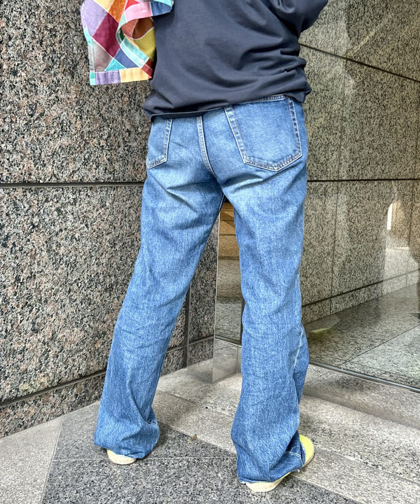 小原 もこさんの「BEAMS WOMEN｜【別注】SCREEN STARS / プリント ロングスリーブ Tシャツ」を使ったコーディネート