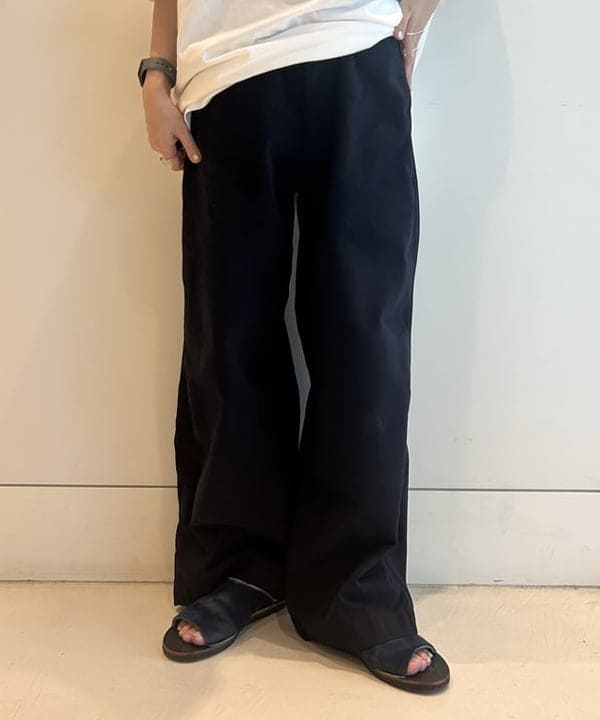 清水 彩乃さんの「BEAMS WOMEN｜ワイド チノ パンツ」を使ったコーディネート