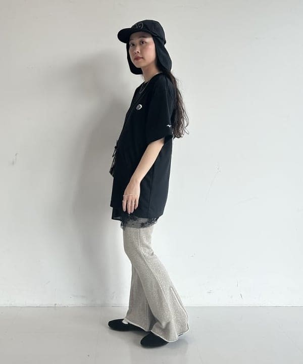 清水 彩乃さんの「BEAMS WOMEN｜maturely / グリッター ジッパー パンツ」を使ったコーディネート