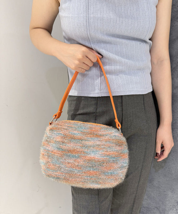 庭野 優紀さんの「BEAMS WOMEN｜ハリヌキ テレコ フレンチ パフスリーブ Tシャツ」を使ったコーディネート