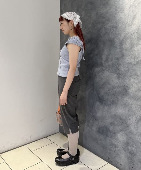 庭野 優紀さんの「BEAMS WOMEN｜ハリヌキ テレコ フレンチ パフスリーブ Tシャツ」を使ったコーディネート