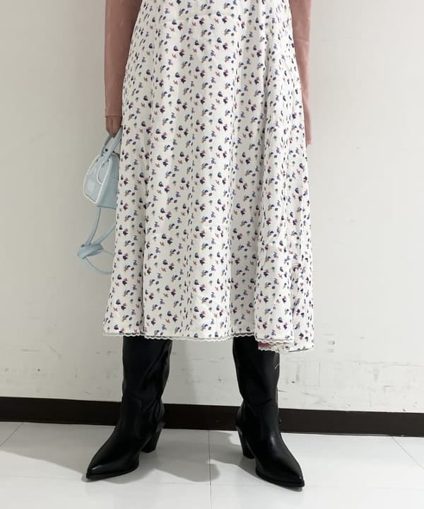 晶さんの「BEAMS WOMEN｜フロッキー プリント シアー ラウンドネック トップス」を使ったコーディネート