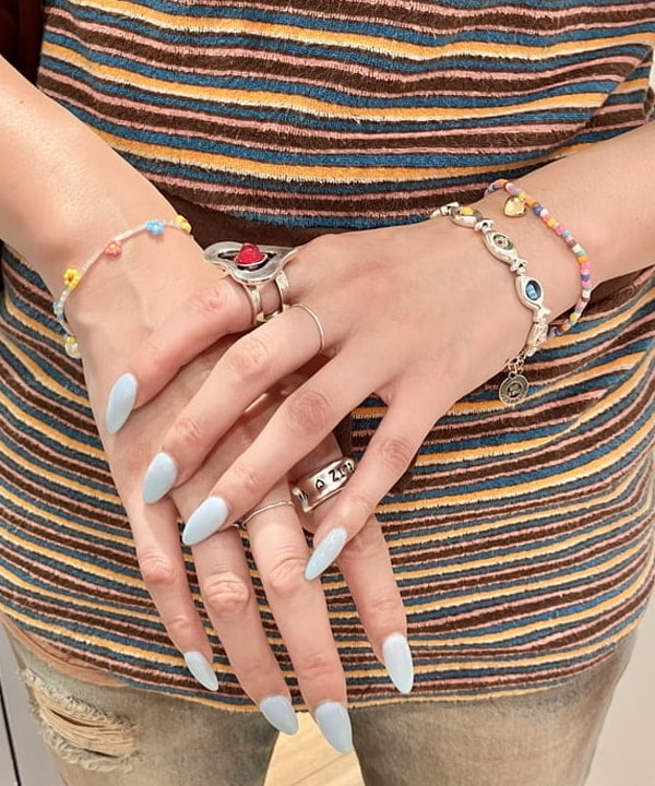 イトウミサキさんの「BEAMS WOMEN｜ハートトップ ビーズ ブレスレット」を使ったコーディネート