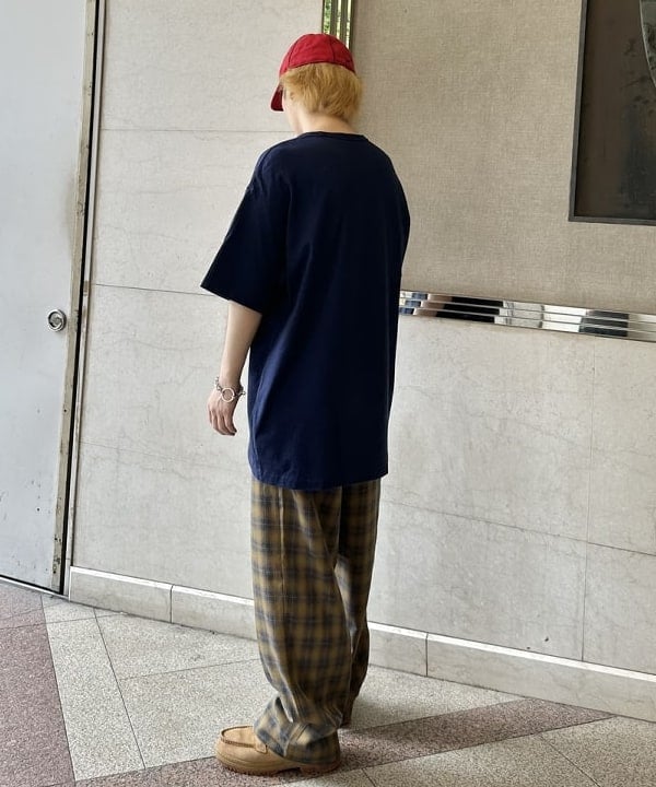 吉田 洸輝さんの「BEAMS WOMEN｜ブークレ チェック イージーパンツ」を使ったコーディネート