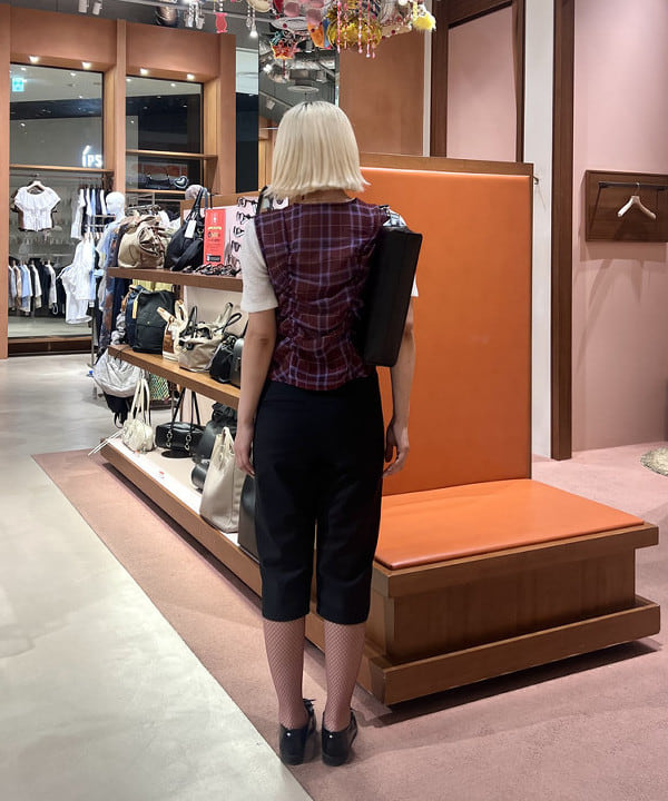 あさひさんの「BEAMS WOMEN｜ストレッチ カプリ パンツ」を使ったコーディネート