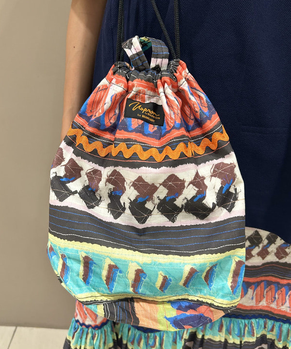 MATSUMOTO AMIさんの「BEAMS WOMEN｜セミノール プリント スカート」を使ったコーディネート