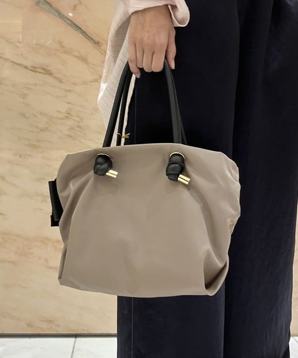 茂野 真楓さんの「BEAMS WOMEN｜AK+1 / シアー ストライプ シャツ」を使ったコーディネート