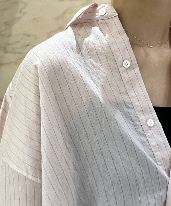 茂野 真楓さんの「BEAMS WOMEN｜AK+1 / シアー ストライプ シャツ」を使ったコーディネート