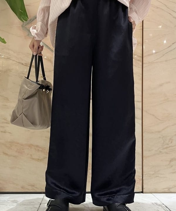 茂野 真楓さんの「BEAMS WOMEN｜AK+1 / シアー ストライプ シャツ」を使ったコーディネート