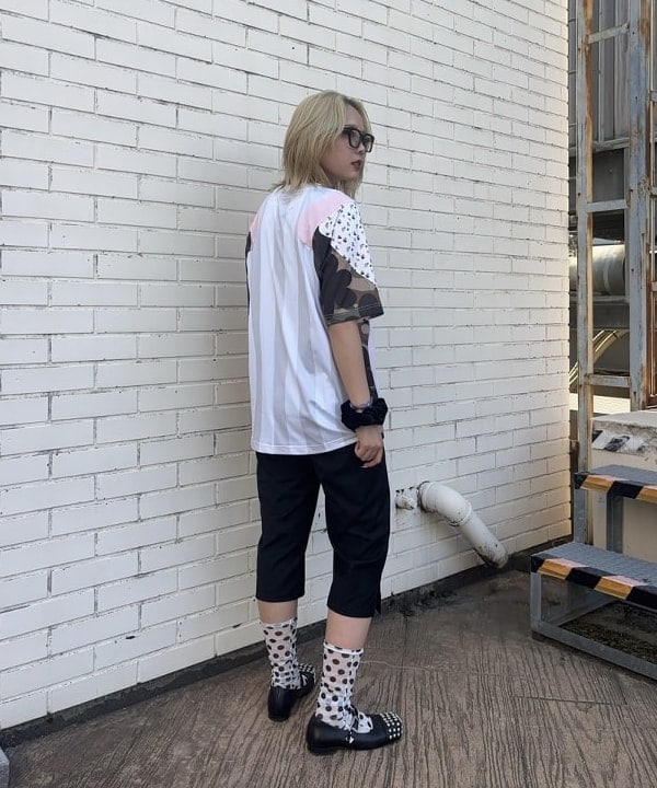 山本 里南さんの「BEAMS WOMEN｜ストレッチ カプリ パンツ」を使ったコーディネート