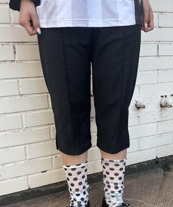 山本 里南さんの「BEAMS WOMEN｜ストレッチ カプリ パンツ」を使ったコーディネート