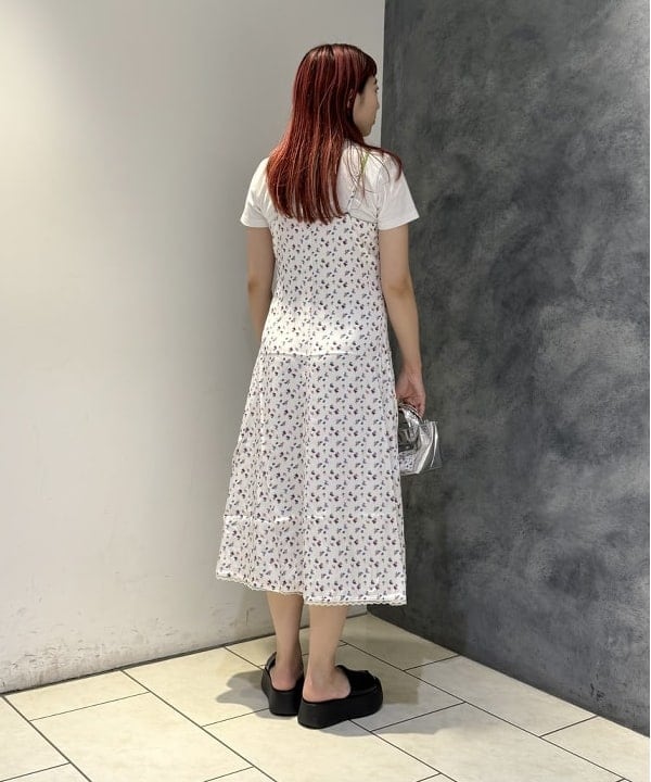 庭野 優紀さんの「BEAMS WOMEN｜HELOYSE / miller bateau tote S」を使ったコーディネート