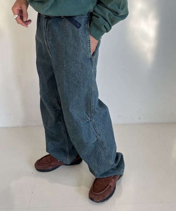 BAKU(東江 漠)さんの「BEAMS WOMEN｜ワイドショートフィット フェード プルオーバー スウェット」を使ったコーディネート