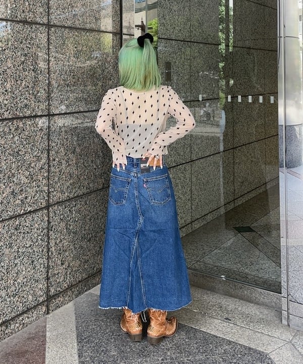 まゆちゃんさんの「BEAMS WOMEN｜LEVI’S(R) / Aラインデニムスカート ミディアムインディゴ」を使ったコーディネート