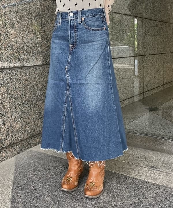 まゆちゃんさんの「BEAMS WOMEN｜LEVI’S(R) / Aラインデニムスカート ミディアムインディゴ」を使ったコーディネート