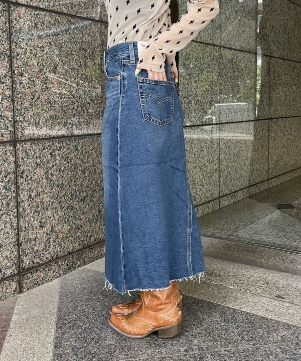 まゆちゃんさんの「BEAMS WOMEN｜LEVI’S(R) / Aラインデニムスカート ミディアムインディゴ」を使ったコーディネート