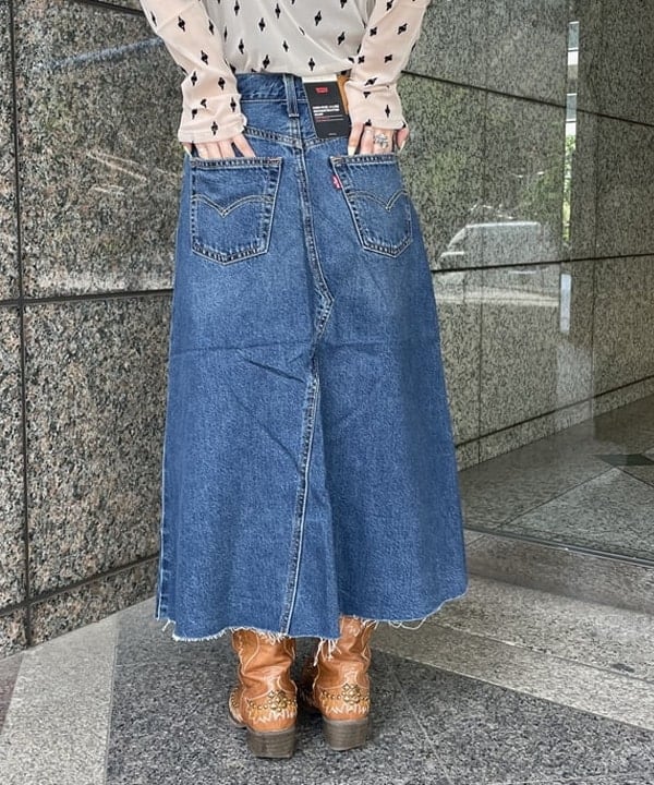 まゆちゃんさんの「BEAMS WOMEN｜LEVI’S(R) / Aラインデニムスカート ミディアムインディゴ」を使ったコーディネート