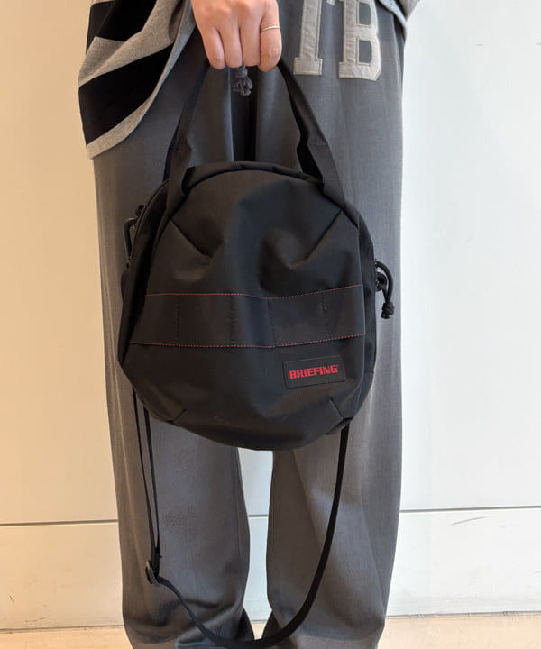 カスタニ モモノさんの「BEAMS WOMEN｜ロゴ イージーパンツ」を使ったコーディネート