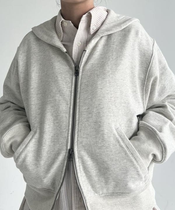 清水 彩乃さんの「BEAMS WOMEN｜セーラー スウェット フルジップ」を使ったコーディネート