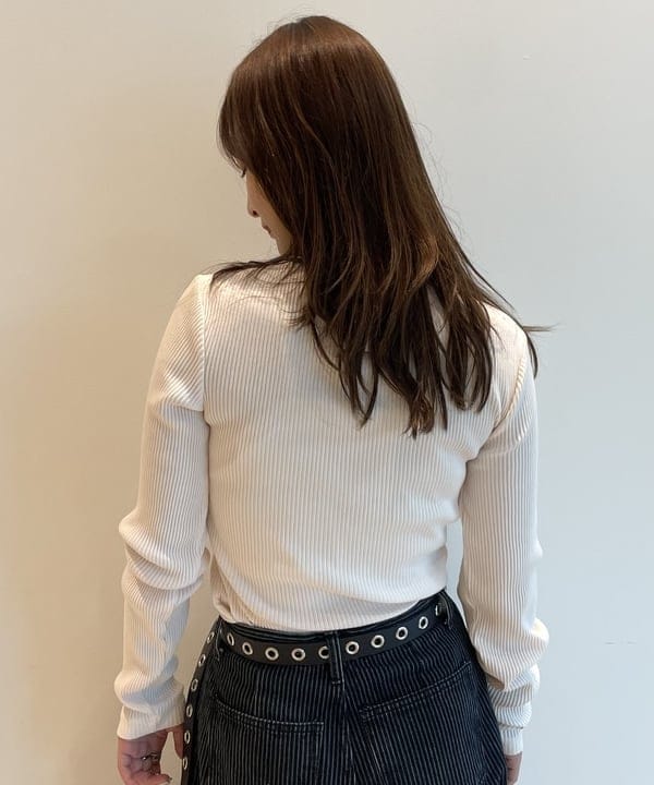 松本 佳菜子さんの「BEAMS WOMEN｜【別注】キャセ  シャイニーニット バッグ 」を使ったコーディネート