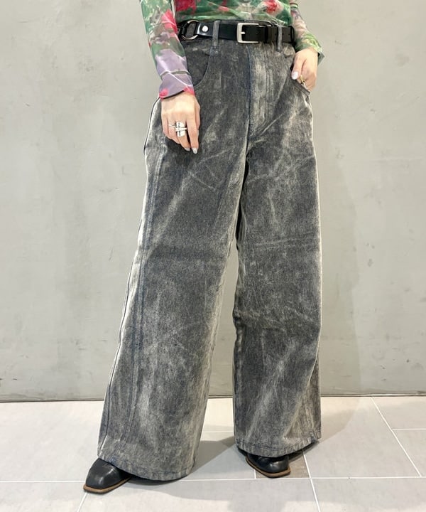 カタヤマ アヤさんの「BEAMS WOMEN｜フレンチスリーブ ジップ ポロ カーディガン」を使ったコーディネート