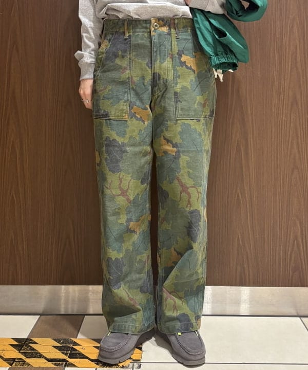 クロサワさんの「BEAMS WOMEN｜【別注】SCREEN STARS / プリント ロングスリーブ Tシャツ」を使ったコーディネート