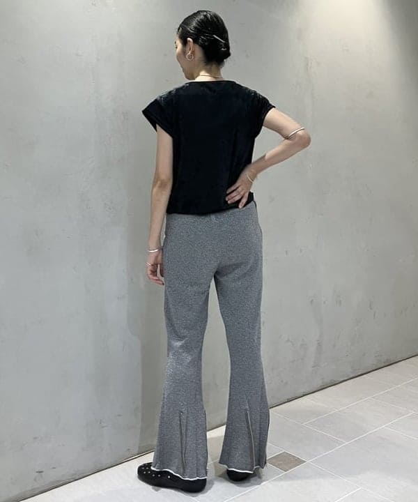 津藤 理佐子さんの「BEAMS WOMEN｜maturely / ベロア ジッパー トップ」を使ったコーディネート