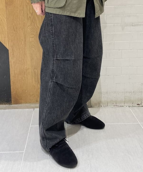 マツミヤさんの「BEAMS WOMEN｜【別注】Gramicci / デニム オーバーパンツ」を使ったコーディネート