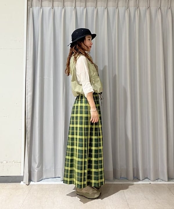 モモさんの「BEAMS WOMEN｜マウンテン パーカー ベスト」を使ったコーディネート