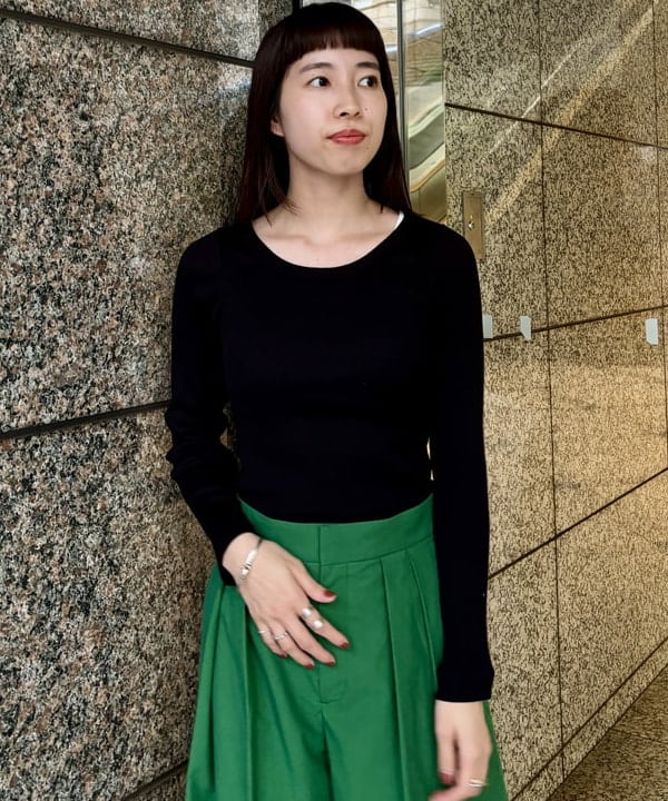 はやしあかねさんの「BEAMS WOMEN｜AK+1 / ポロカラーショート カーディガン」を使ったコーディネート