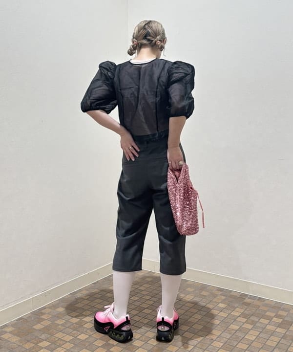 YABUさんの「BEAMS WOMEN｜ストレッチ カプリ パンツ」を使ったコーディネート