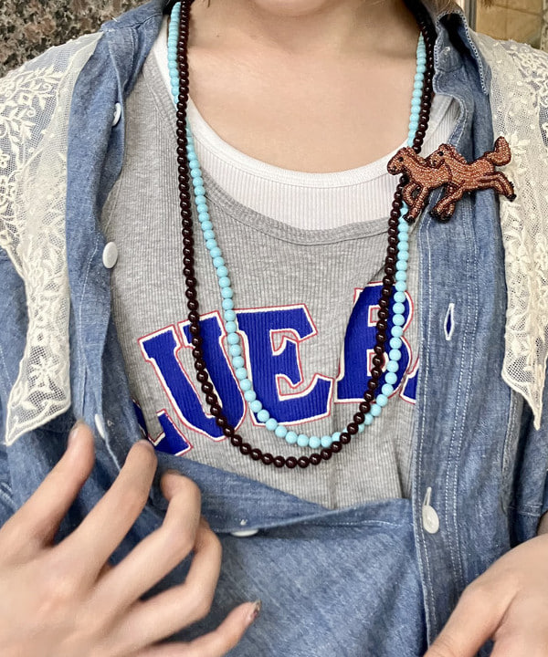 小原 もこさんの「BEAMS WOMEN｜ラッカー パール ネックレス」を使ったコーディネート