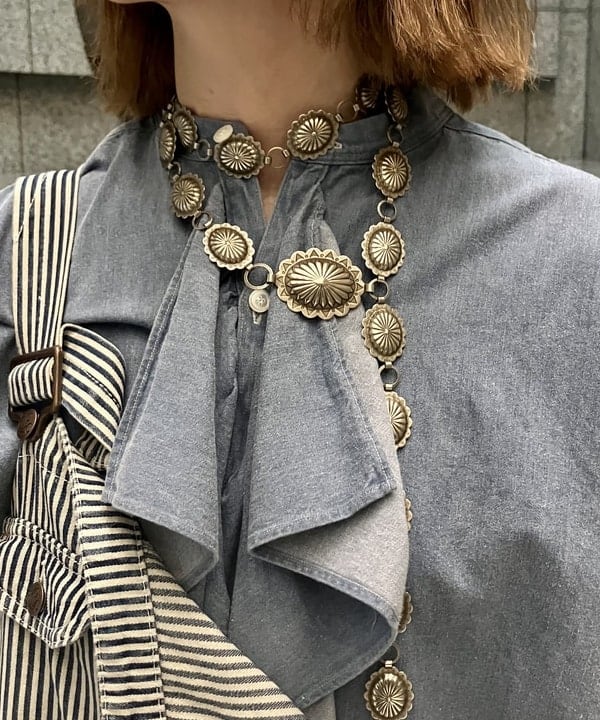 小原 もこさんの「BEAMS WOMEN｜【別注】BIGMAC / ヒッコリー オーバーオール」を使ったコーディネート