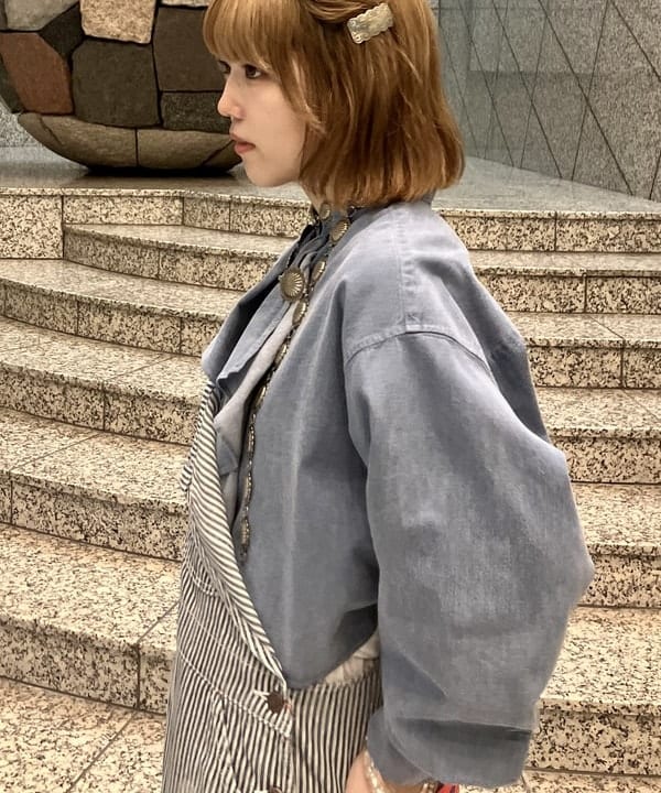 小原 もこさんの「BEAMS WOMEN｜【別注】BIGMAC / ヒッコリー オーバーオール」を使ったコーディネート