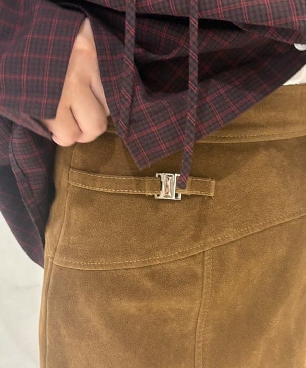 大石彩可さんの「BEAMS WOMEN｜フロッキー ジップ スリット スカート」を使ったコーディネート