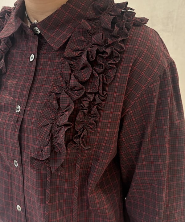 大石彩可さんの「BEAMS WOMEN｜フロッキー ジップ スリット スカート」を使ったコーディネート