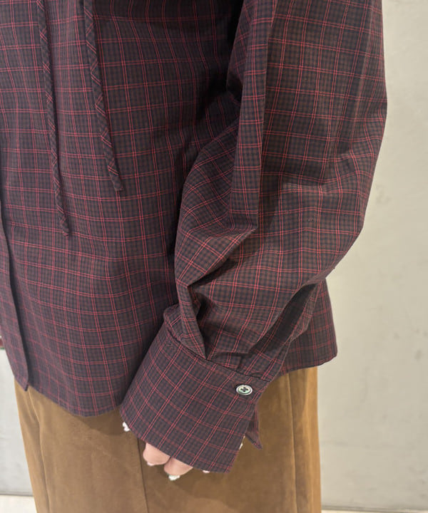 大石彩可さんの「BEAMS WOMEN｜フロッキー ジップ スリット スカート」を使ったコーディネート