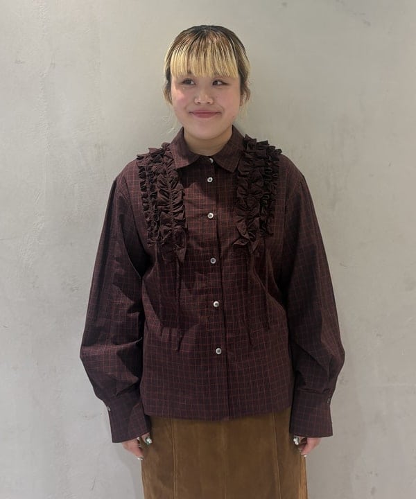 大石彩可さんの「BEAMS WOMEN｜フロッキー ジップ スリット スカート」を使ったコーディネート