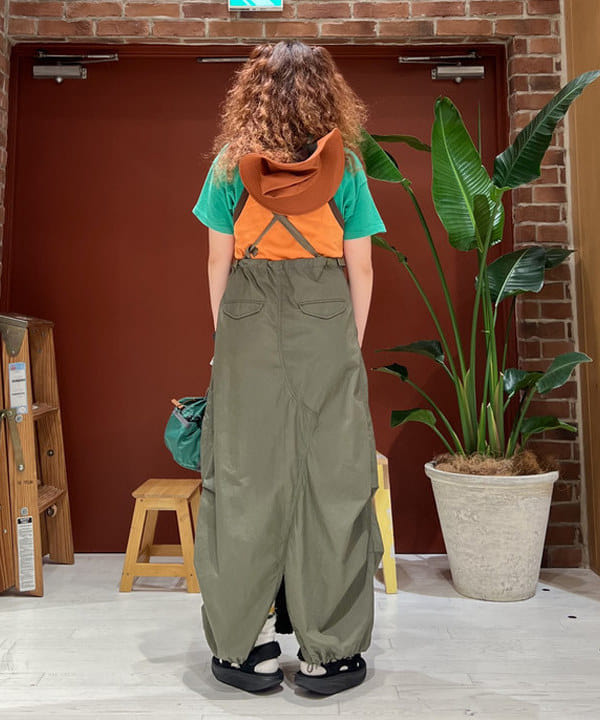 エノモト アミさんの「BEAMS WOMEN｜アーミー オーバーパンツ アレンジ ワンピース」を使ったコーディネート