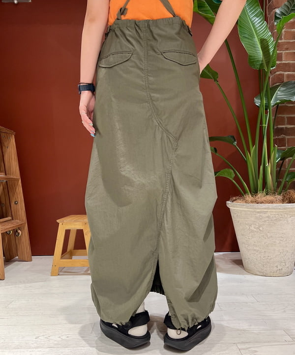 エノモト アミさんの「BEAMS WOMEN｜アーミー オーバーパンツ アレンジ ワンピース」を使ったコーディネート