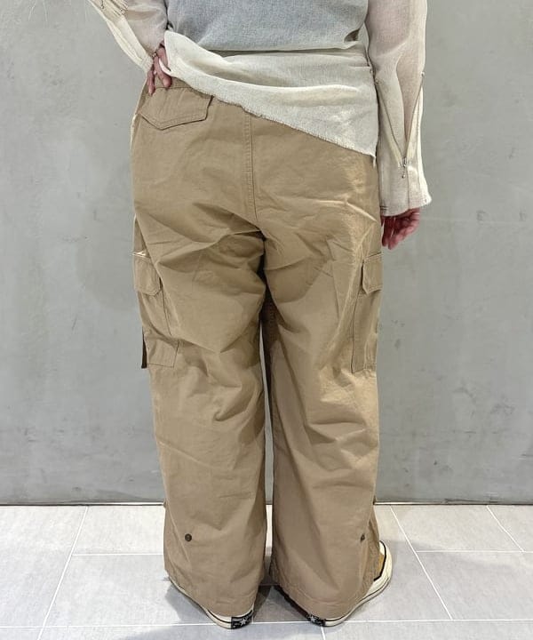 kawaiさんの「BEAMS WOMEN｜maturely / コットン シルク ジッパー カーゴパンツ」を使ったコーディネート