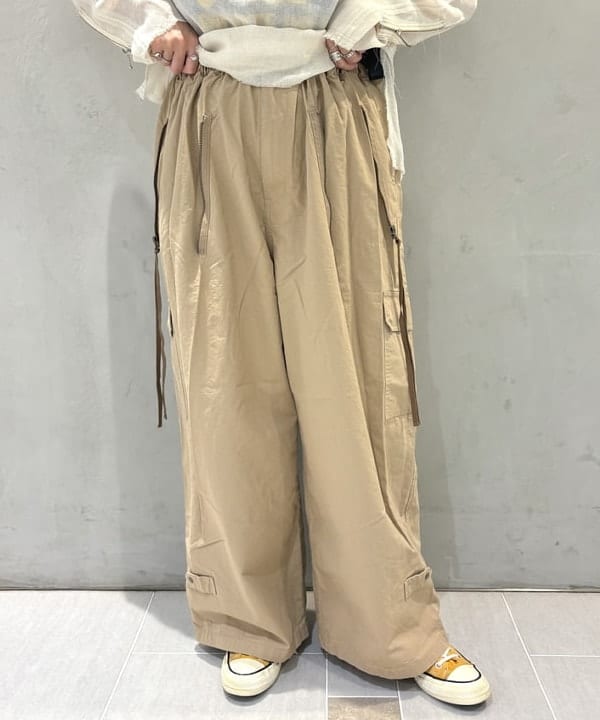 kawaiさんの「BEAMS WOMEN｜maturely / コットン シルク ジッパー カーゴパンツ」を使ったコーディネート