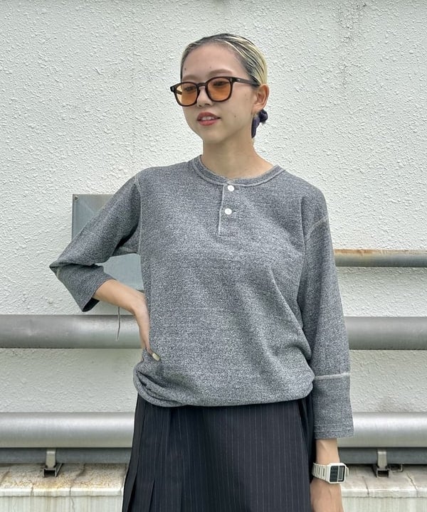 MATSUMOTO AMIさんの「BEAMS WOMEN｜パイル シュシュ 2セット」を使ったコーディネート