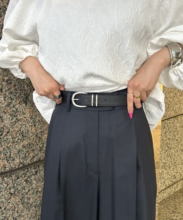 大槻 まひろさんの「BEAMS WOMEN｜エディター東原妙子 &times; Demi-Luxe BEAMS / 2WAY ジャカード ブラウス」を使ったコーディネート