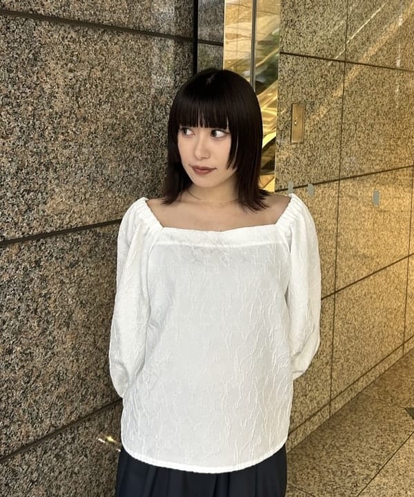 大槻 まひろさんの「BEAMS WOMEN｜エディター東原妙子 &times; Demi-Luxe BEAMS / 2WAY ジャカード ブラウス」を使ったコーディネート