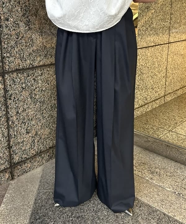 大槻 まひろさんの「BEAMS WOMEN｜エディター東原妙子 &times; Demi-Luxe BEAMS / 2WAY ジャカード ブラウス」を使ったコーディネート