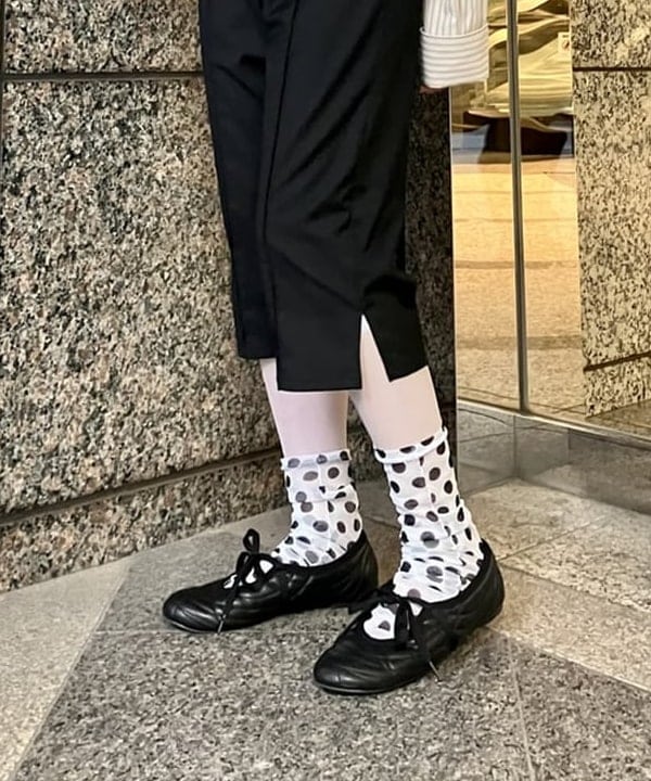 森本 理絵さんの「BEAMS WOMEN｜ストライプ ジップ シャツ」を使ったコーディネート